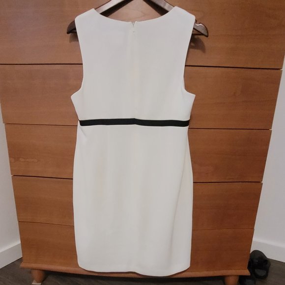 Classic Black and White Summer Dress Size 12 Petite - Picture 2 of 4
